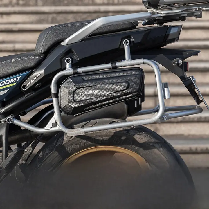 バイク用ハードシェル三角バッグ【取り付け簡単・ツーリング用・ライダー装備】