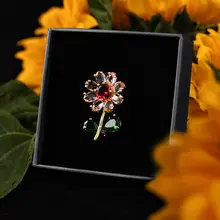 高級水晶製ひまわりブローチ【胸花・ギフト向け】