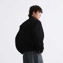 ターコイズ装飾のデニムジャケット【ユニセックス・秋用・フィット・スタンドカラー】