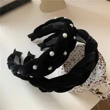ブラックサテンパール付きツイストヘアバンド【秋冬用・高級感・フリーサイズ】