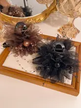 高級感あるフェザー風ボリュームヘアクリップ【女性用・後頭部まとめ髪・シャーククリップ・ヘアアクセサリー】