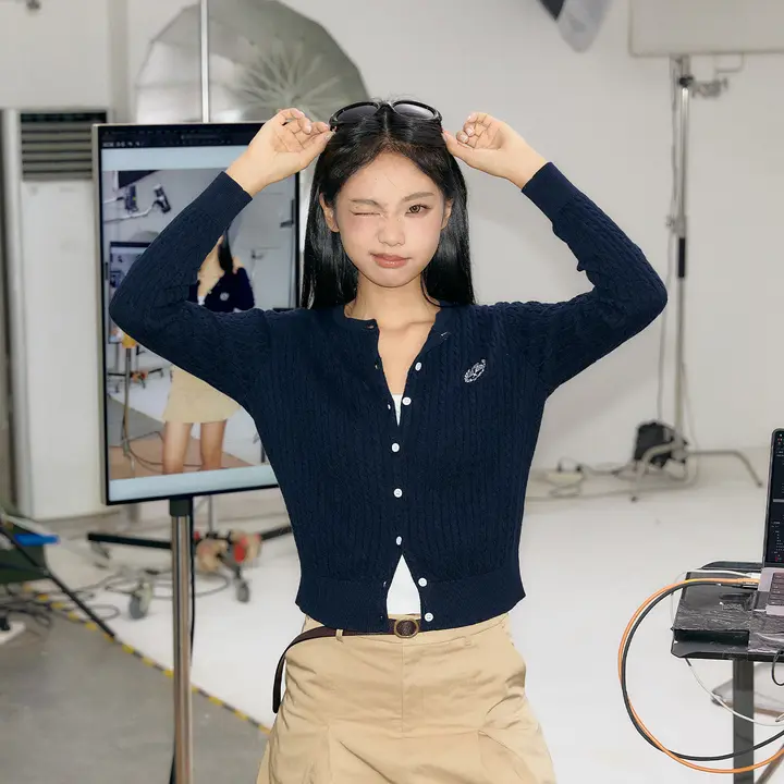 ヴィンテージ風ウール混紡ボタンニットカーディガン【女性用・Aラインスリットスカート（セットアップ対応）】