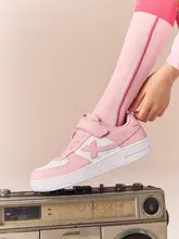 女児用 スニーカー【軽量・防滑・カジュアルデザイン】
