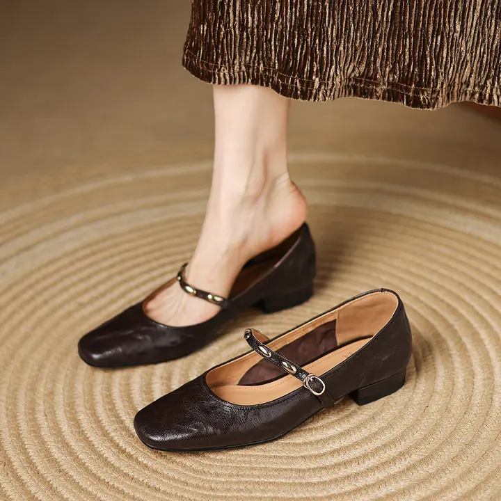 低ヒール金属バックル付きマリージェーンシューズ【本革・フラット・シンプルデザイン】