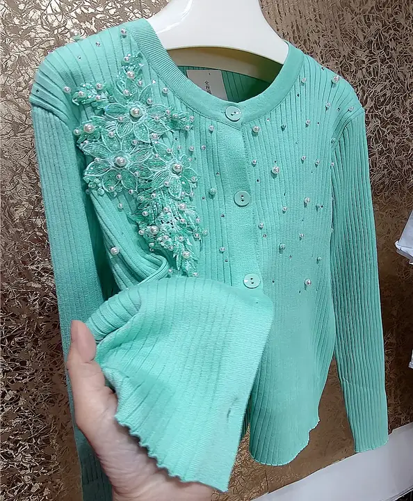 高級感ある薄荷色の花柄UVカット対応空調カーディガンとキャミソール（セットアップ対応）