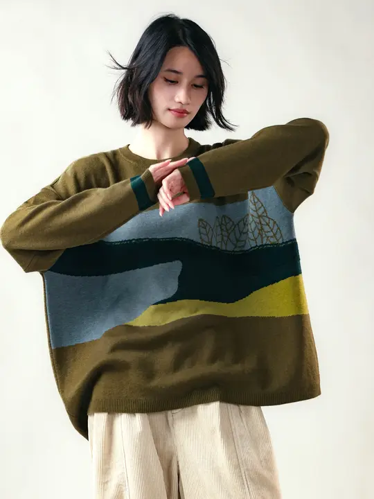デザイナーによる配色ニットセーター【丸首・長袖・ウール混・秋用】