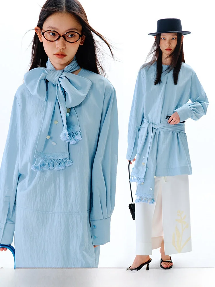 ブルー調のレトロH型シャツドレス【スカーフ付き・一枚仕立て】：推し活服ブランドとしてのデザインと実用性