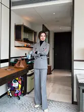 秋冬用 グレー ビジネススーツセット【タイトフィット・ストレートパンツ・高級感】