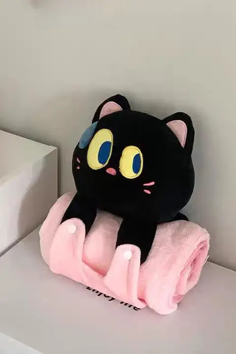 大きな目の猫クッションカバー【ふわふわ・オフィス用・肌触りの良いブランケット】