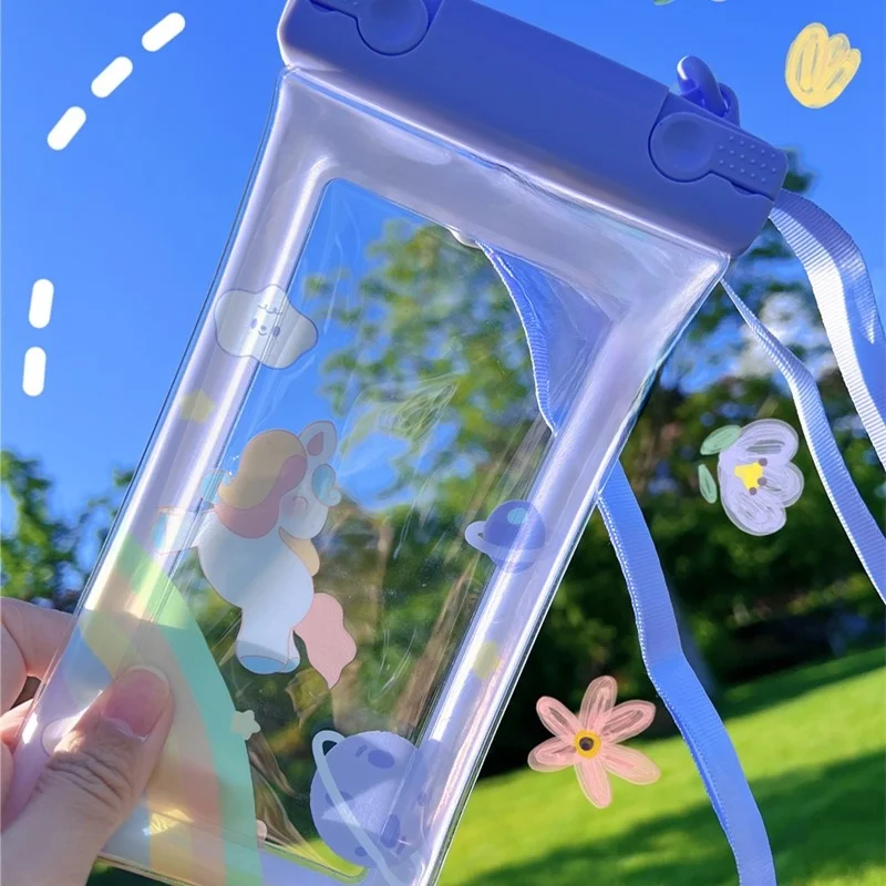カートゥーンデザインの防水ドライバッグ：雨の日でもスマートフォンを安全に保護