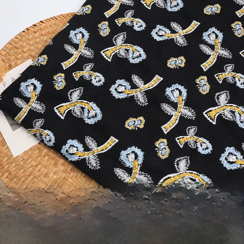 秋冬用ウールツイード生地【刺繍花模様・コットンリネン混】の特徴と実用性