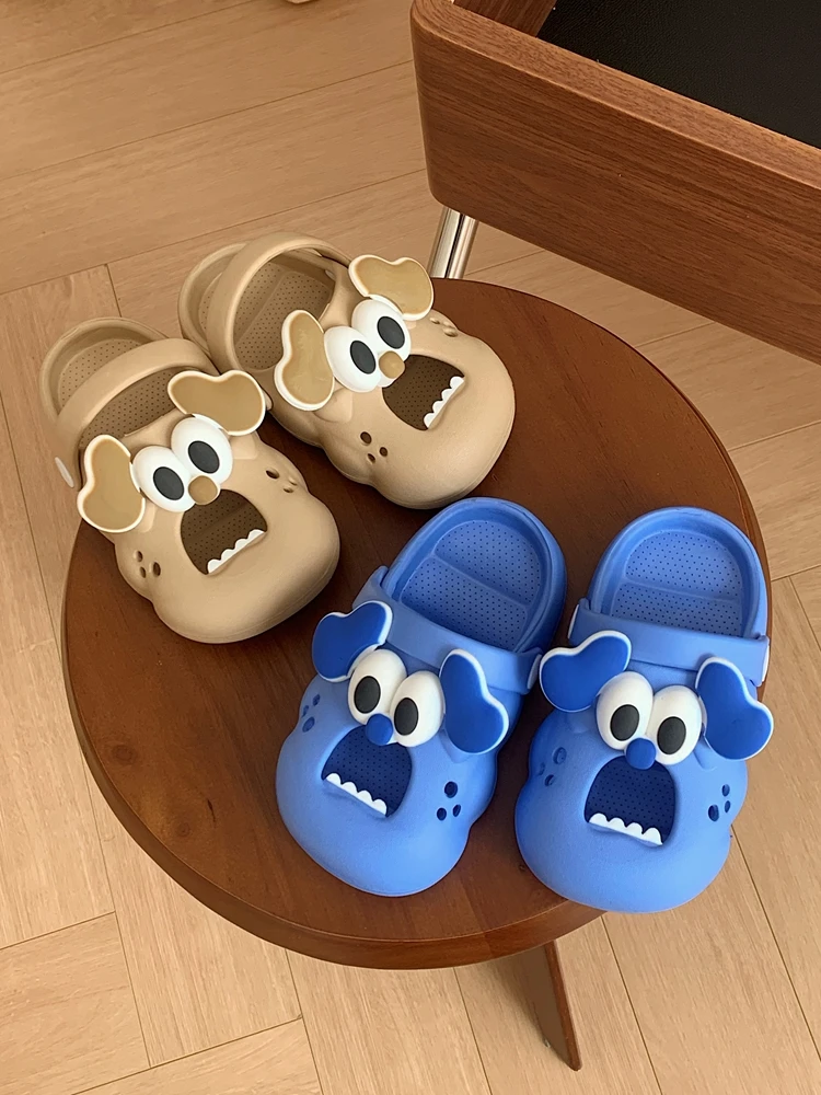 かわいいカートゥーンデザインの子供用サンダル：癒し雑貨としての実用性と使用シーン