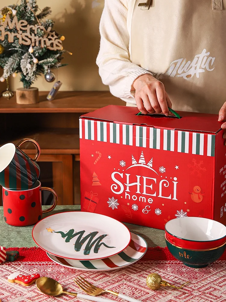 クリスマスデザインの陶器プレート：北欧風のスタイリッシュなディナーウエアセットの実用性と選び方