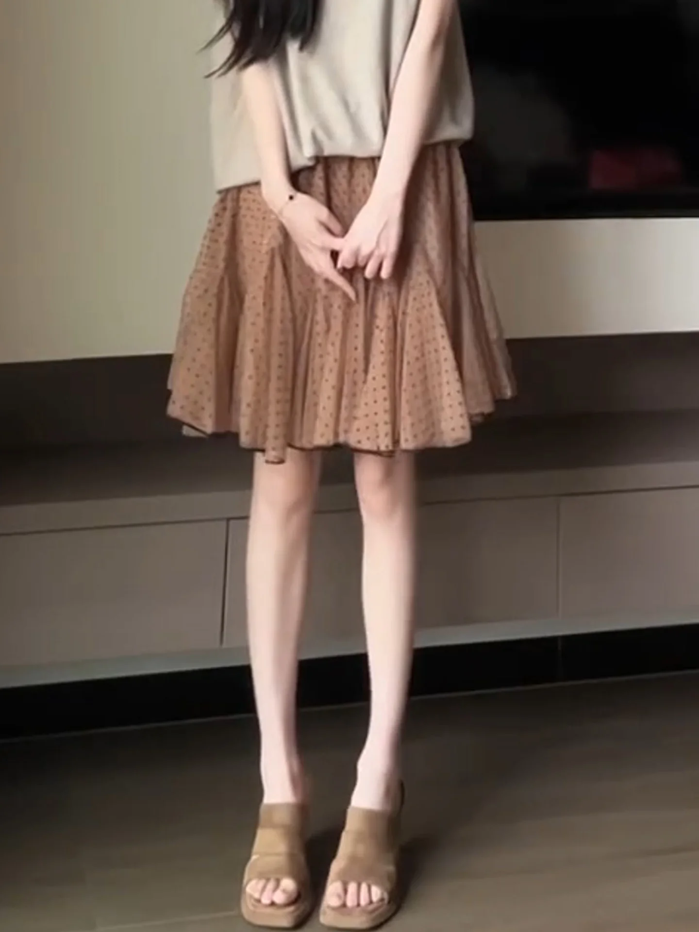 夏服 レディース スカートをどう選ぶ？Aラインとハイウエストが決める、通勤からレジャーまで使える1本の秘密