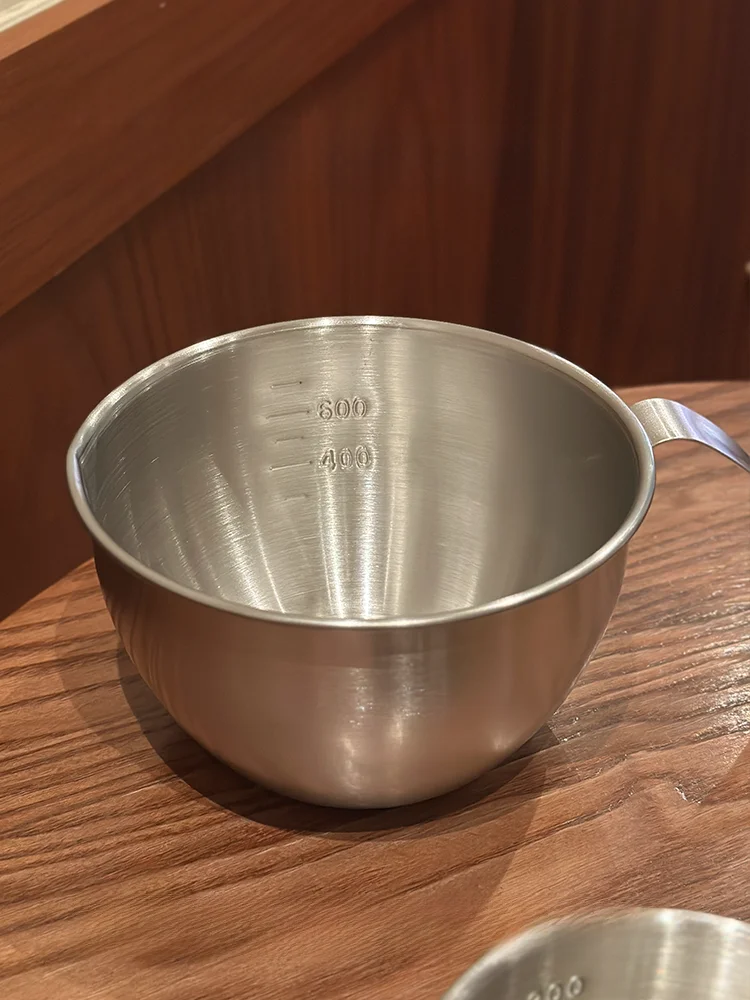 1/4カップブラと1リットルタンブラー、30cmものさしに加え作り置き容器——日常の「計量」がもたらす、小さな幸せとは？