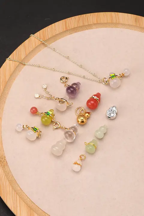 天然のヒョウタン瑪瑙ペンダント【DIY用・和田玉・水晶・岫玉のブレスレット材料】