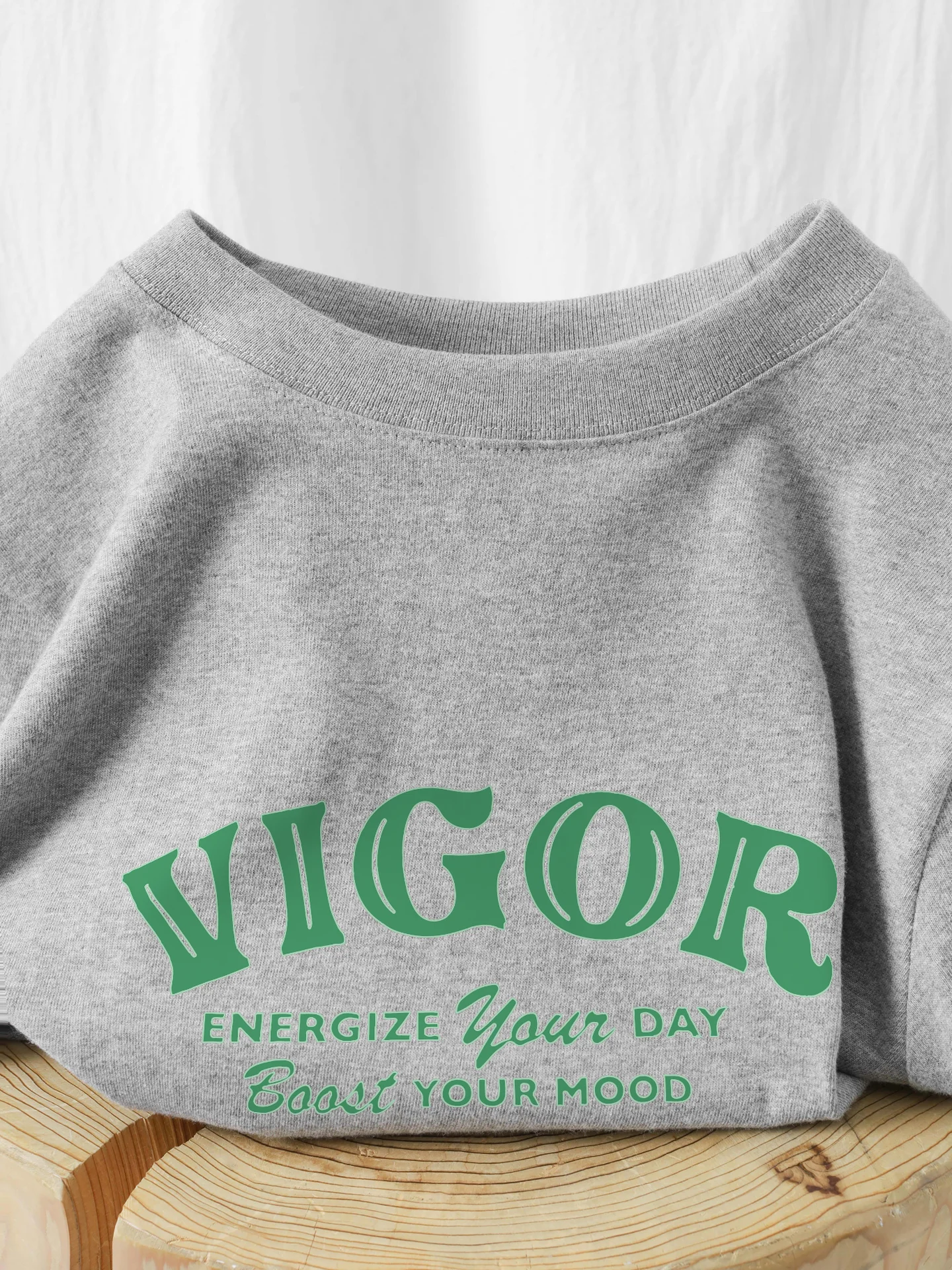 夏のメンズTシャツで迷うなら、この1点が救いになる？