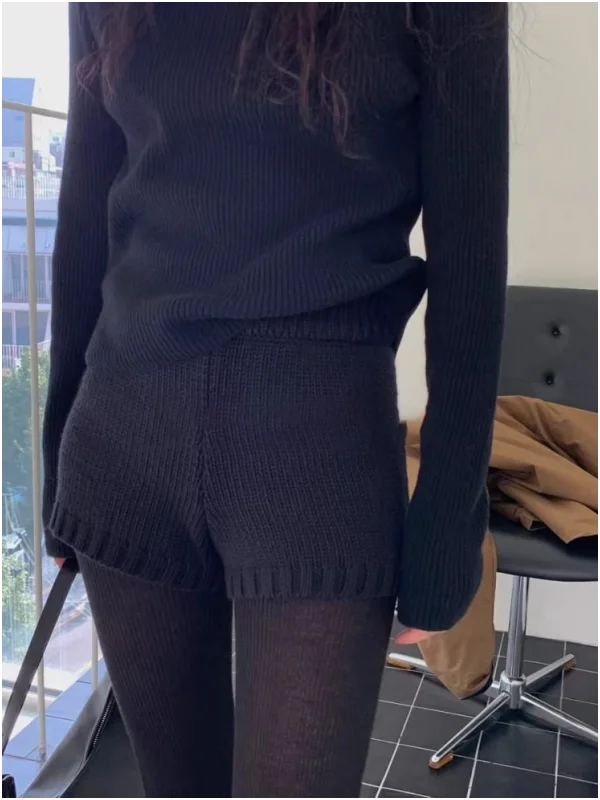 ハイウエストショートパンツはどんなもの？通勤からレジャーまで使える本当の使い方とは？