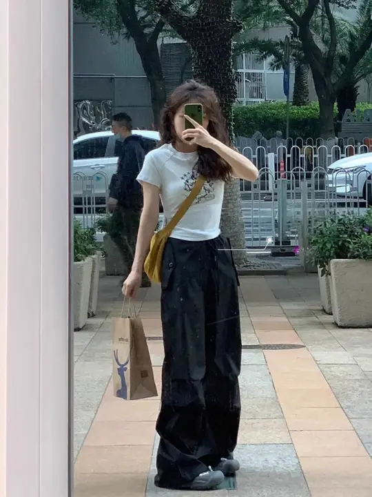 黒い工事作業パンツ【春用・レディース・フィット・ワイドレッグ】