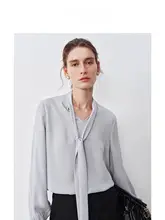 白色リボン付きロングスリーブブラウス【Vネック・ゆったりシルエット・女性用】（セットアップ対応）