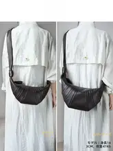 ラムスキンのショルダーバッグ【軽量・ジュエルデザイン・斜め掛け可能】