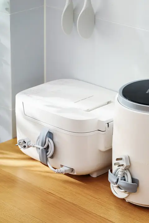 壁掛け電源コード整理器【配線クリップ・充電器用・省スペース】