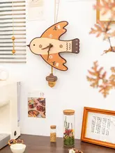 ユニークなスワロー時計【クリーム色・壁面装飾・寝室用】