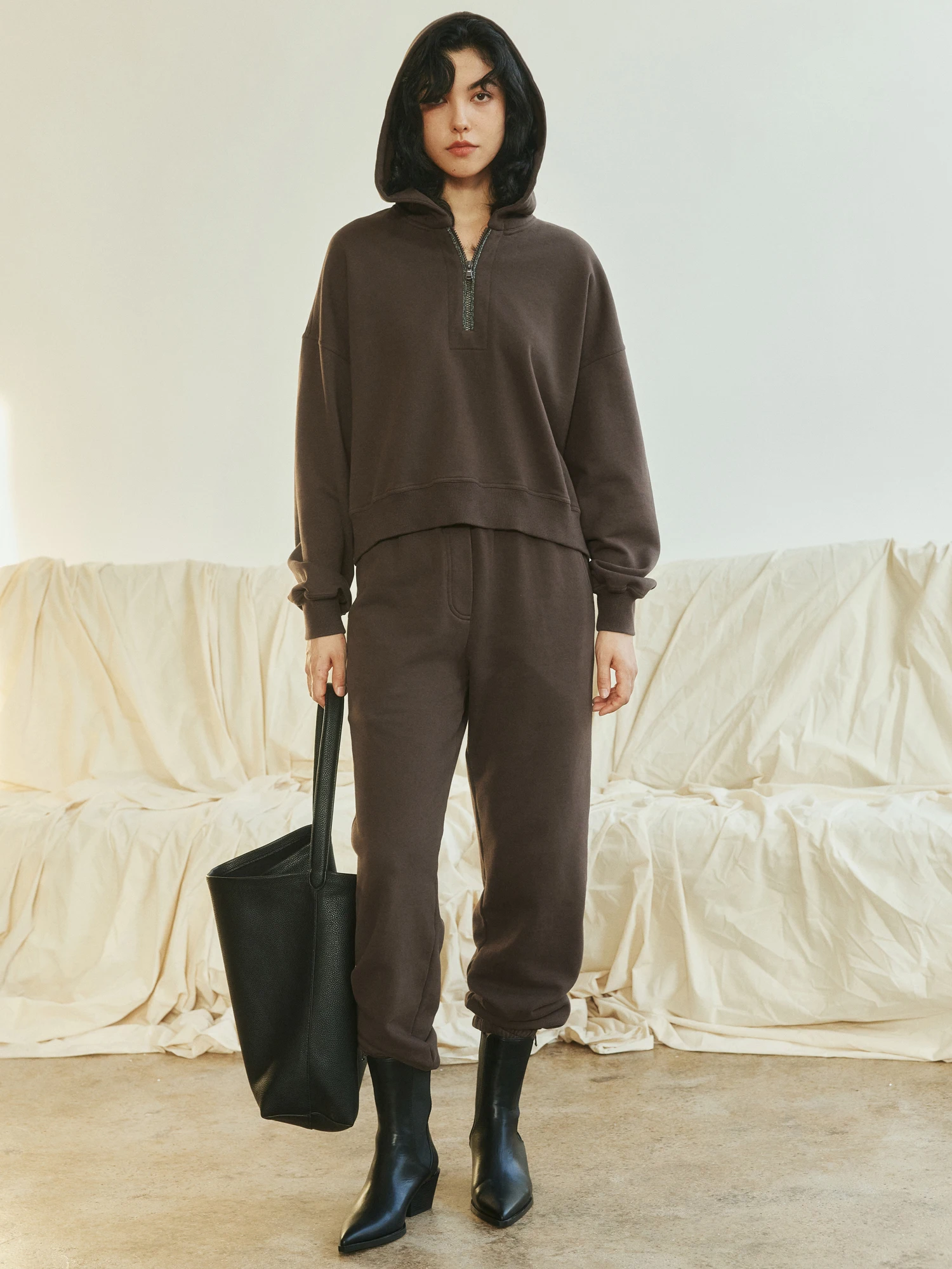 大人可愛い服 40代コーデの完全ガイド｜ゆったりシルエットと心の落ち着き