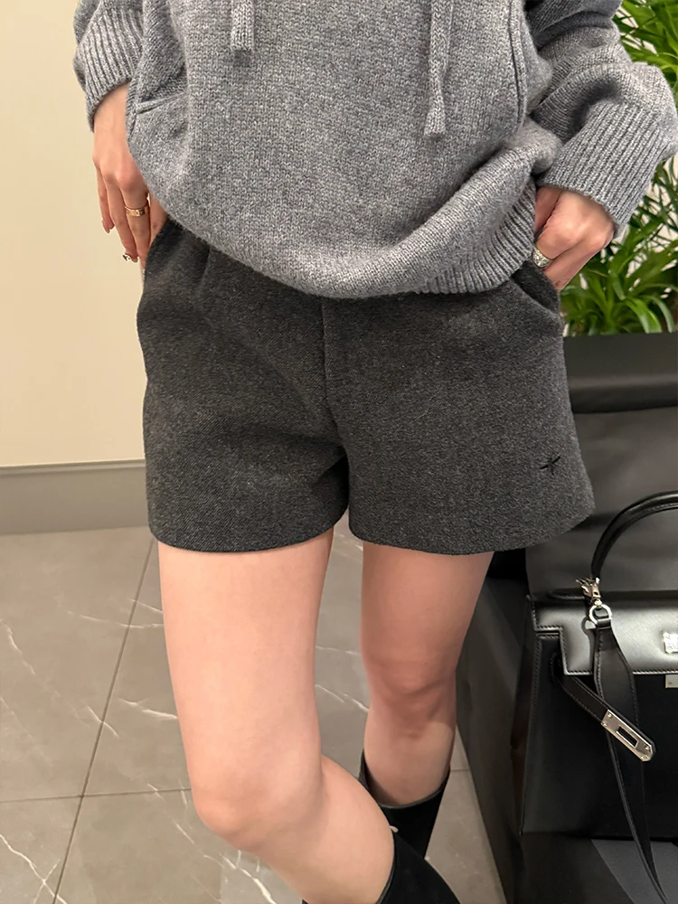 エッグパンツや水色パンツに悩むなら、この1着で解決できる？