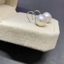 高級感ある白色パールピアス【天然淡水パール使用・スタイリッシュ】