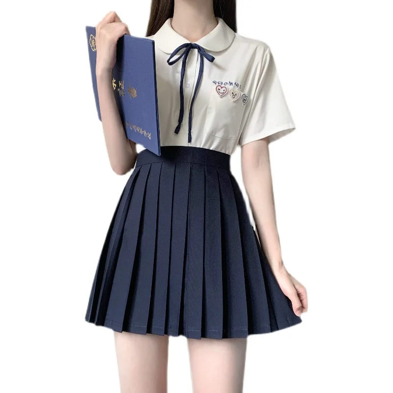 プリーツスカート コーデ 完全ガイド｜高腰設計で失敗しない日常スタイル