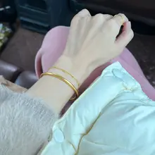 シンプルなデザインを楽しむ！サンドゴールドの女性用ブレスレット【ヴィンテージ風・高級感】