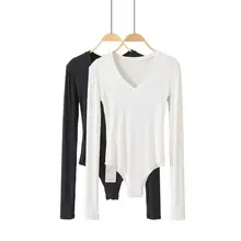 スリムフィットVネックロンパース【長袖・女性用・スタイリッシュデザイン】（セットアップ対応）