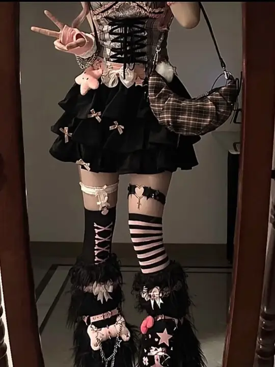 立体的なリボンデザインが特徴のフレアスカート【ブラック・Aライン】