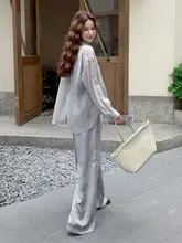 灰色の軽量テンセル製UVカットシャツとワイドパンツ【した夏のコーディネート・セットアップ対応】
