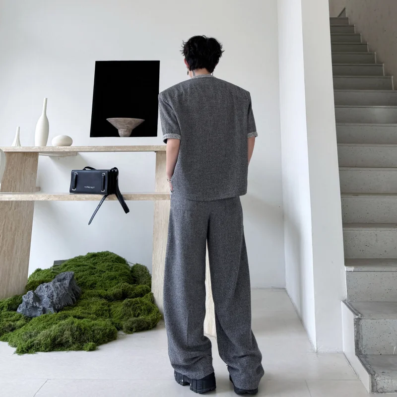 50代男性が着たいシンプルな服の例は？夏の軽量ジャケットで日常をリニューアルする