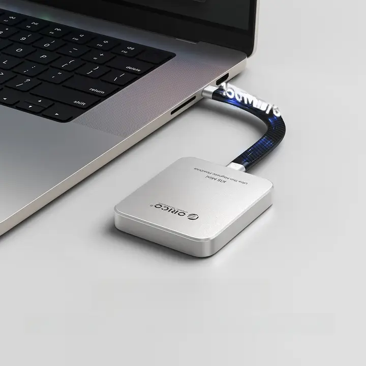 Orico Apple対応のポータブル外付けストレージ【磁気吸着メモリ・極上の柔らかさ】