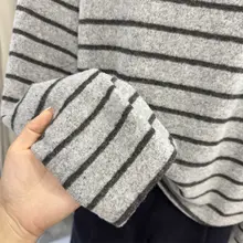 レトロストライプ長袖Tシャツ【ゆったりとしたフィット・ラウンドネック・カジュアル・ウール混】