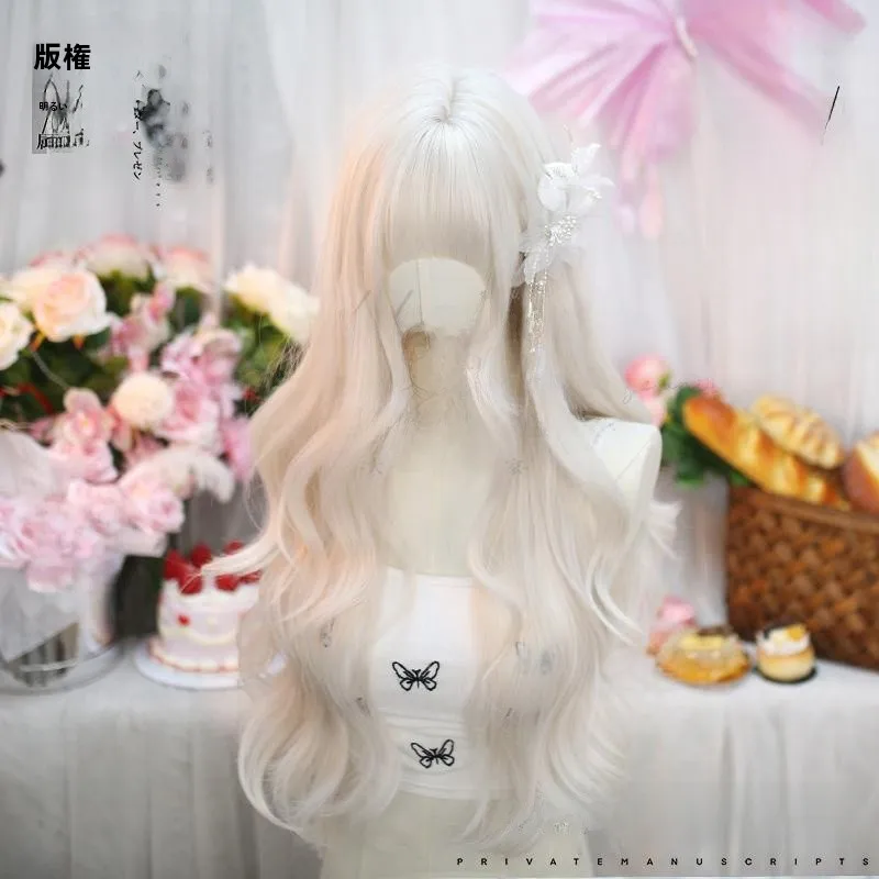 ロングヘア前髪ありで若々しさを保つには？ロリータ風波浪ウェーブウィッグが解決するリアルな質感の秘密