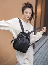 軽量で大容量の防水ナイロンバックパック【カジュアルデザイン・女性用】