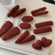 レッドカラーのハンドメイドヘアクリップ【前髪用・細い髪用・高級感】