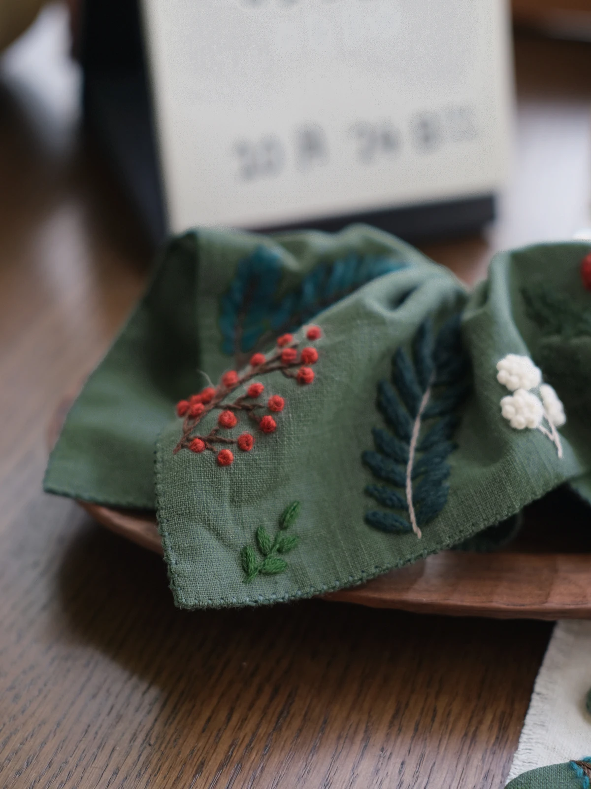 秋冬 DIY 手作り刺繍方形ヘアゴムの作り方と材料選びのガイド