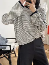 白条纹のラウンドネックニット【秋用・ゆったり・極上の柔らかさ】