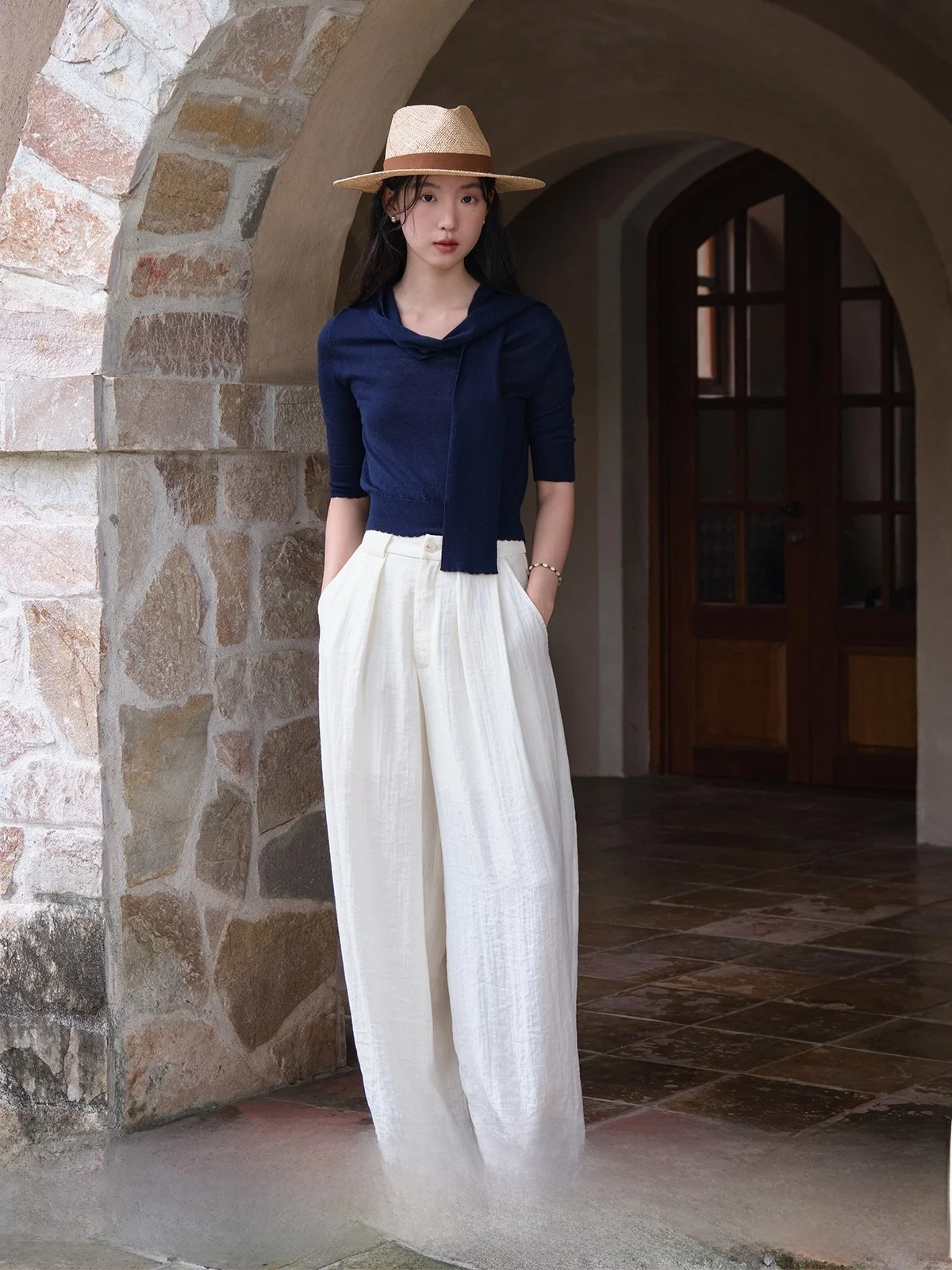 ピンク パンツ と ルージュパンツ で悩むなら、今こそ選ぶべき「ボタニカルローズ柄リネン混合ランタンパンツ」は？