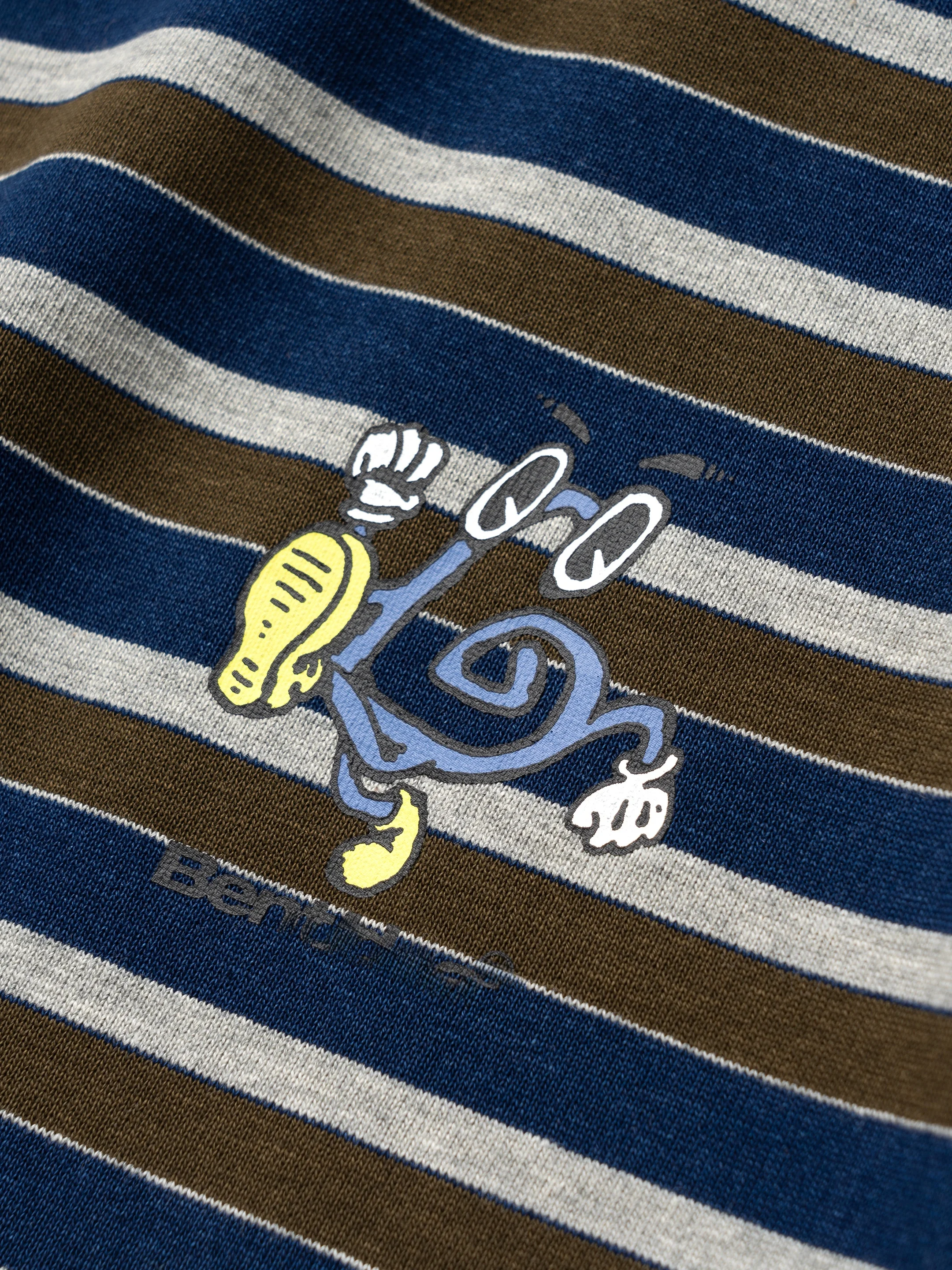 アニメイラストストライプTシャツ：BENT IDEAの夏用潮スタイルが提供する日常着の実用性
