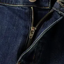 高腰水晶装飾ボタン付きスリムフィットデニムパンツ【小脚デザイン・秋冬用】