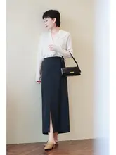高腰のグレー前開きフレアスカート【レトロスタイル・タイトシルエット・通勤用・中丈】（セットア  ップ対応）