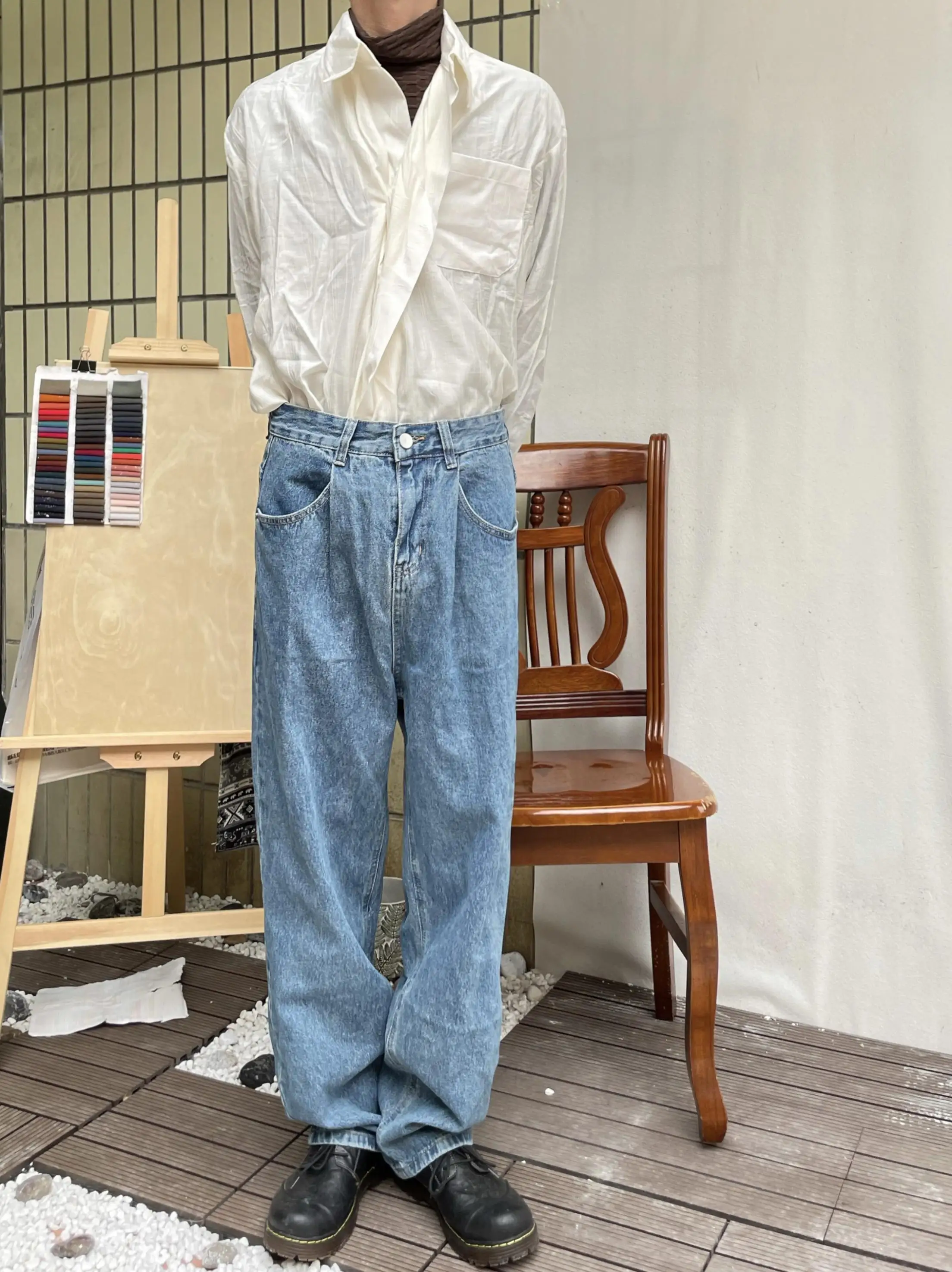 ワイドストレートのジーンズで失敗しない着こなしは？