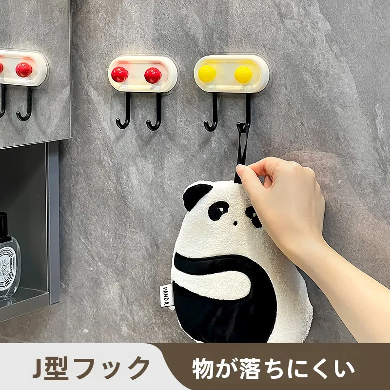 壁掛け木製コーム収納ラック：洗面所でのコーム整理に最適な収納解決策