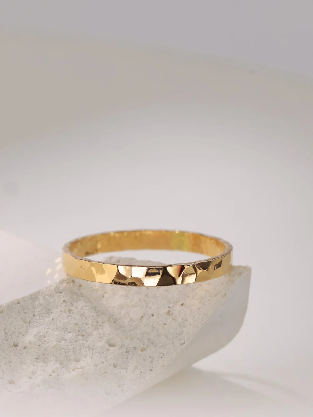 14k リングとイタリアン ジュエリー リング、どちらが今、私たちのファッションに必要なのか？